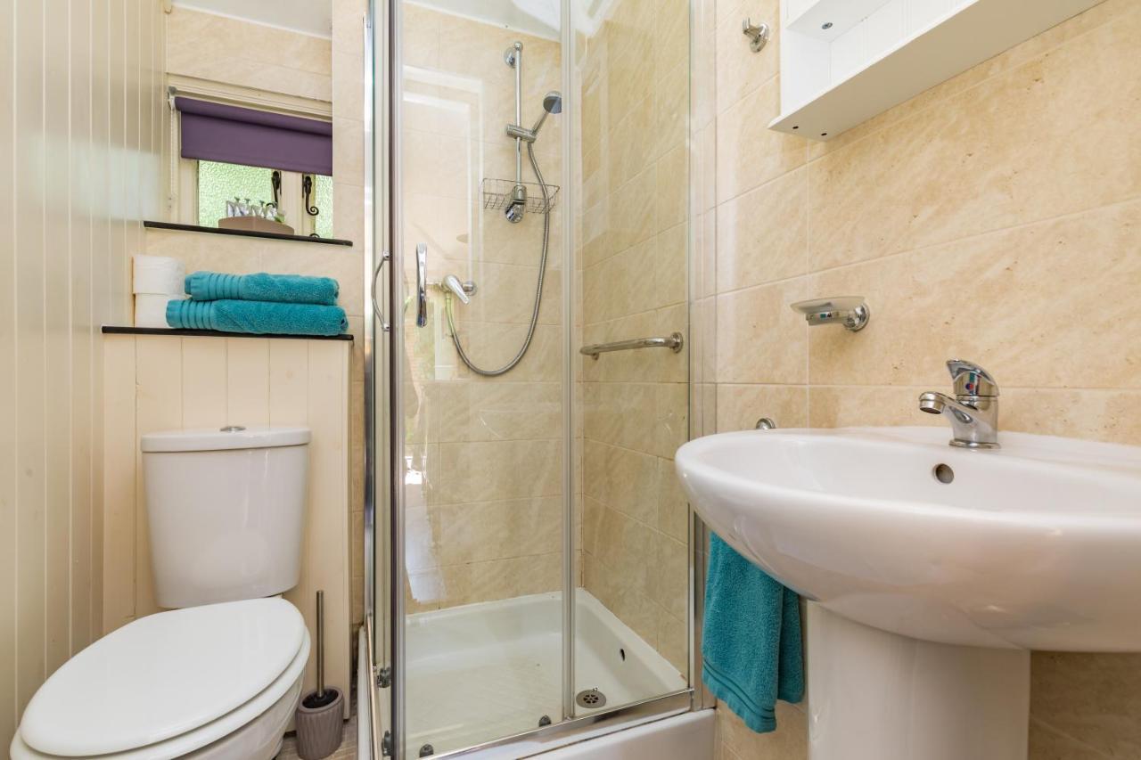Old Mill Lodge By Huluki Sussex Stays Hurstpierpoint Buitenkant foto