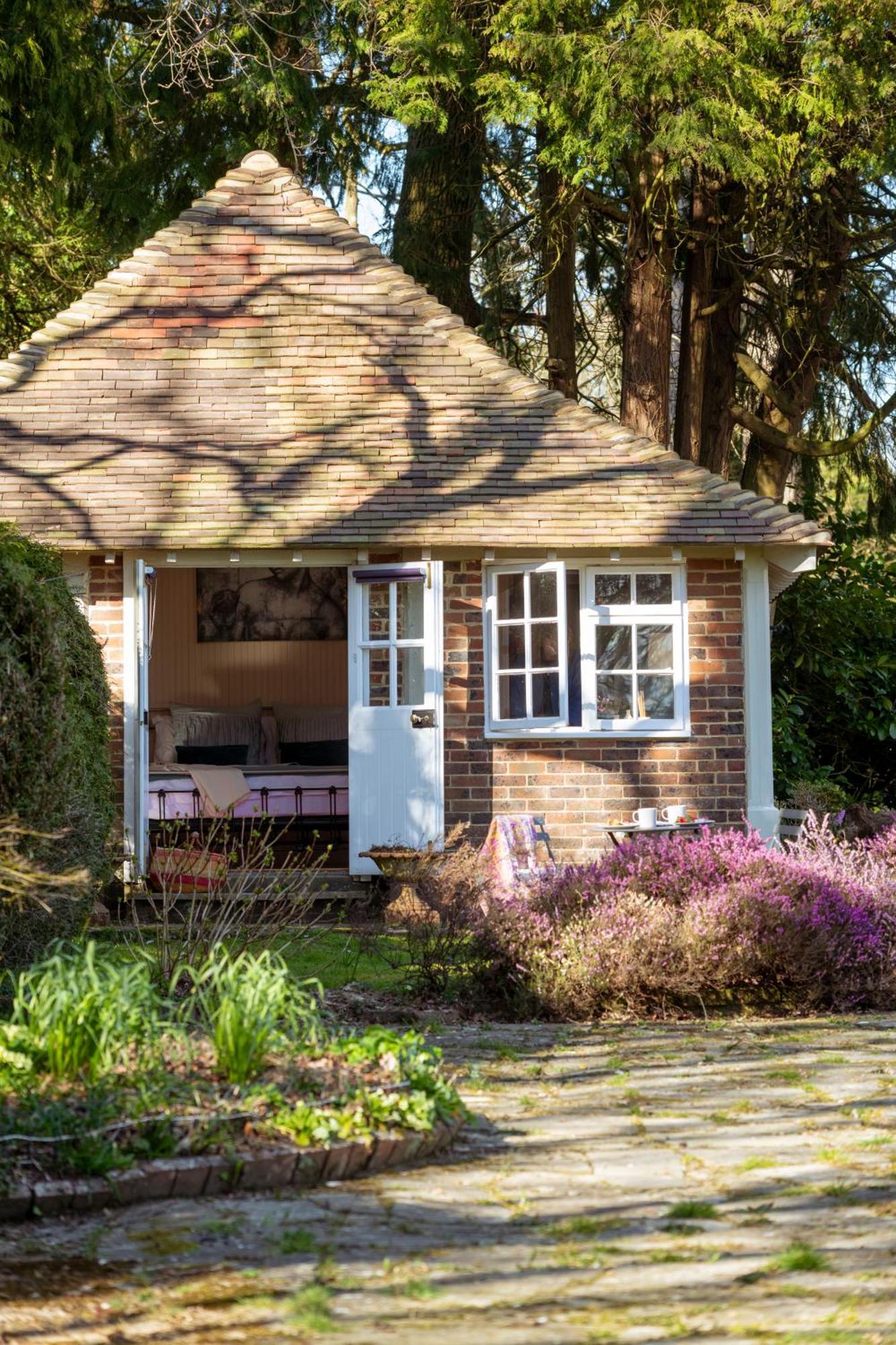 Old Mill Lodge By Huluki Sussex Stays Hurstpierpoint Buitenkant foto