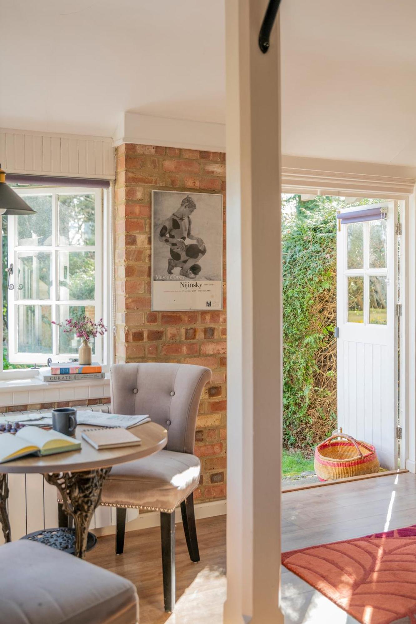 Old Mill Lodge By Huluki Sussex Stays Hurstpierpoint Buitenkant foto